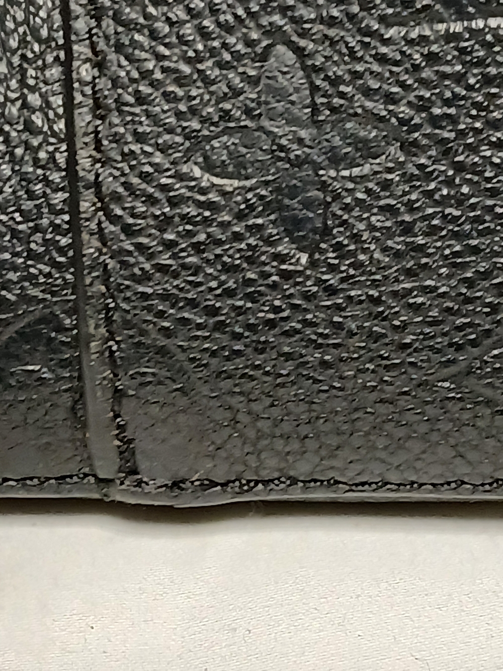 Louis Vuitton NeoNoe MM Black Empreinte Leather – Authentic – Repair Needed - Picture 12 of 16